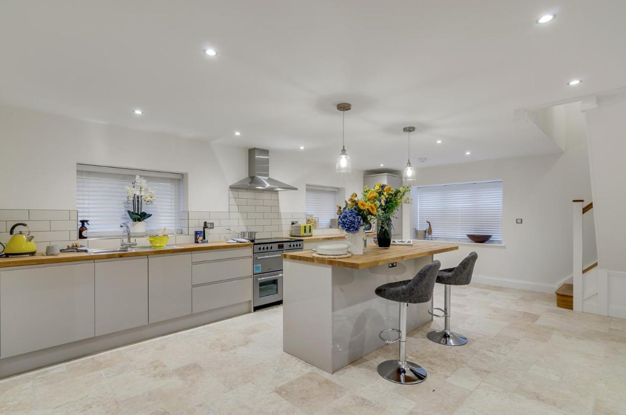 Spacious 6-Bed Home, Near The Norfolk Broads 클립스비 외부 사진