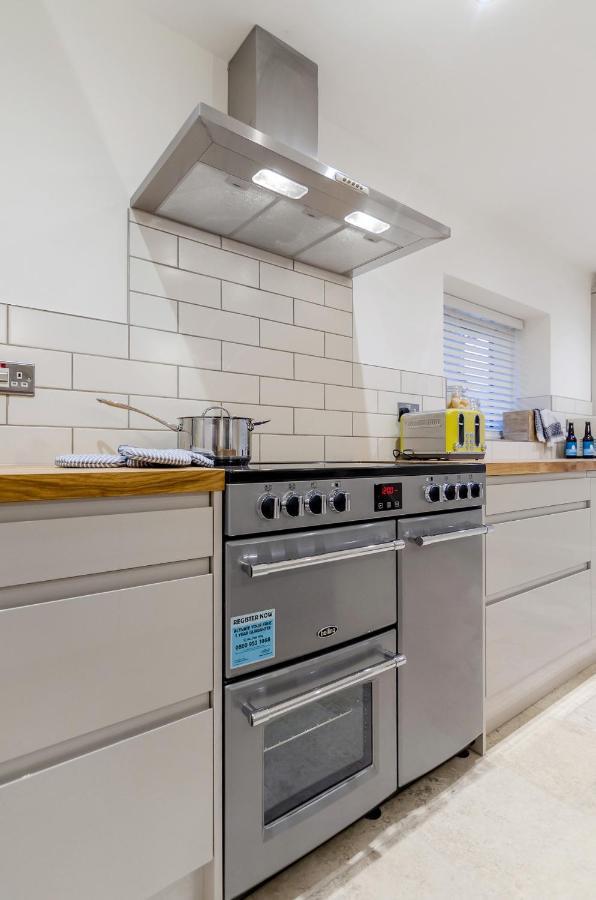 Spacious 6-Bed Home, Near The Norfolk Broads 클립스비 외부 사진