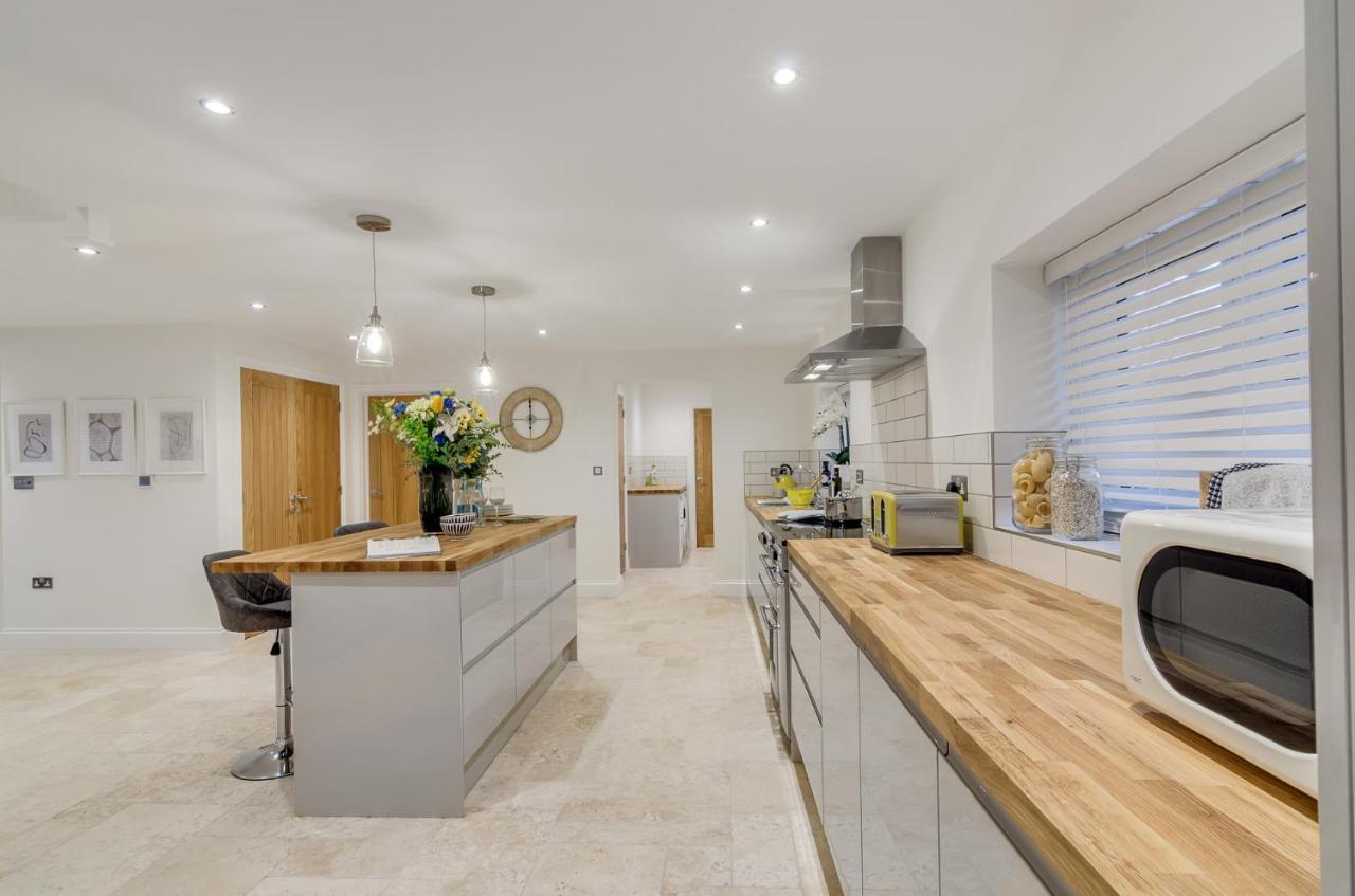 Spacious 6-Bed Home, Near The Norfolk Broads 클립스비 외부 사진