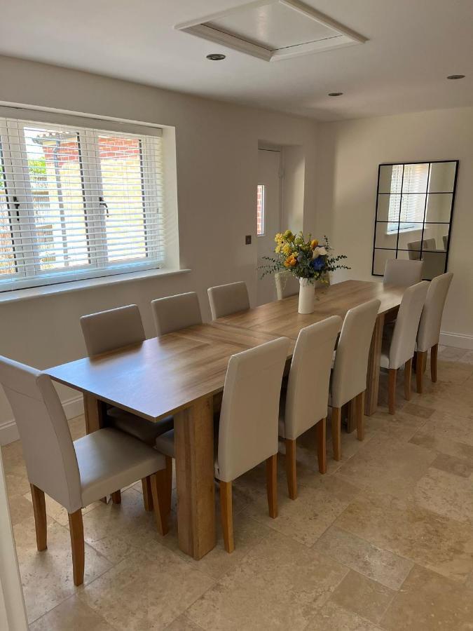 Spacious 6-Bed Home, Near The Norfolk Broads 클립스비 외부 사진